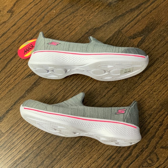 New Skechers Go Walk 4 Gray & Pink Girls Size 2 - Picture 6 of 13